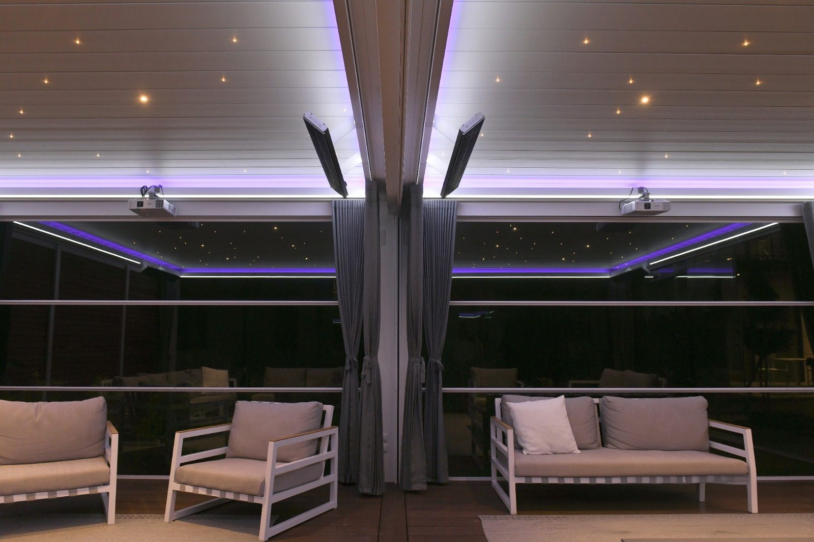 Integrated Lighting Options Pergola